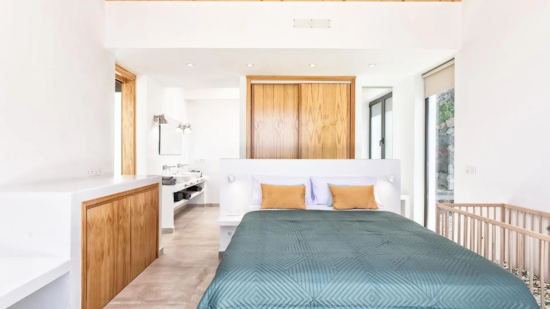 Casa Marina Deluxe II Villa San Borondon Spain